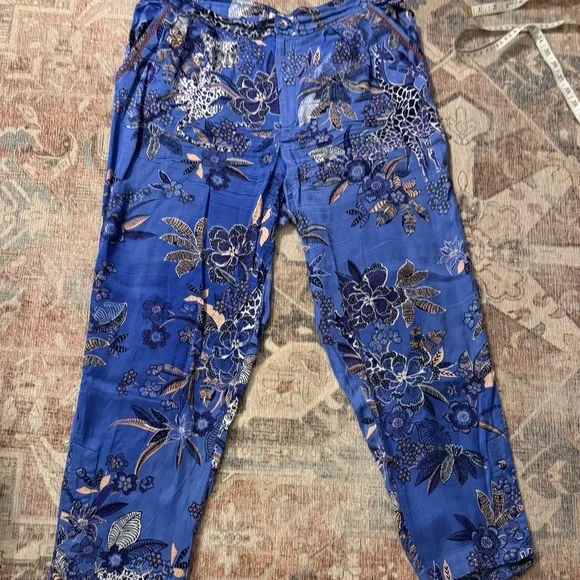 Poupette St Barths blue silk cropped pants. - Picture 3 of 9